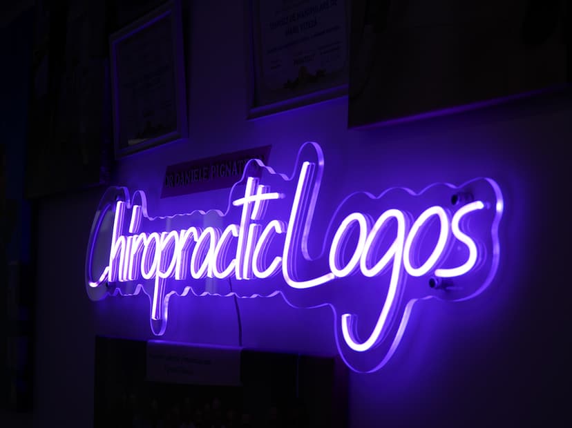 Sigla luminoasă ChiropracticLogos din cabinetul LogoSpa din Baia Mare
